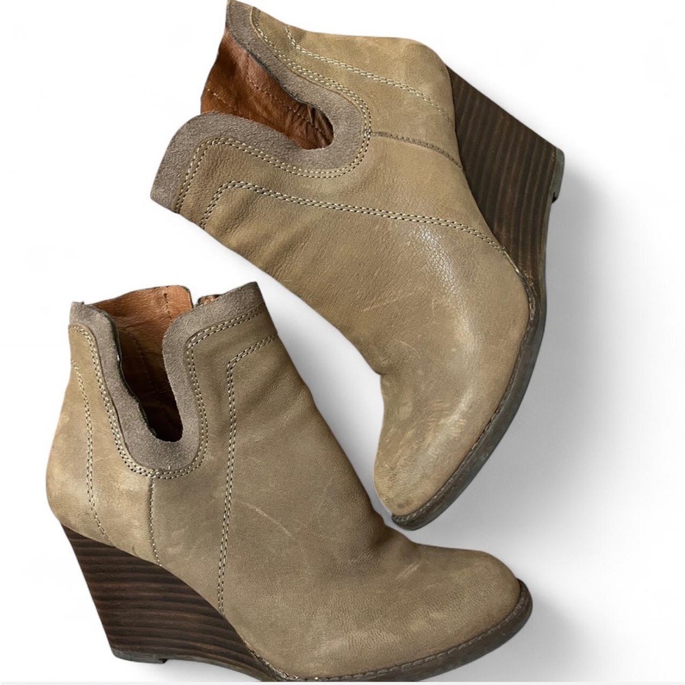 Tan and brown leather ankle boots with a wedge heel lucky brand size 5.5